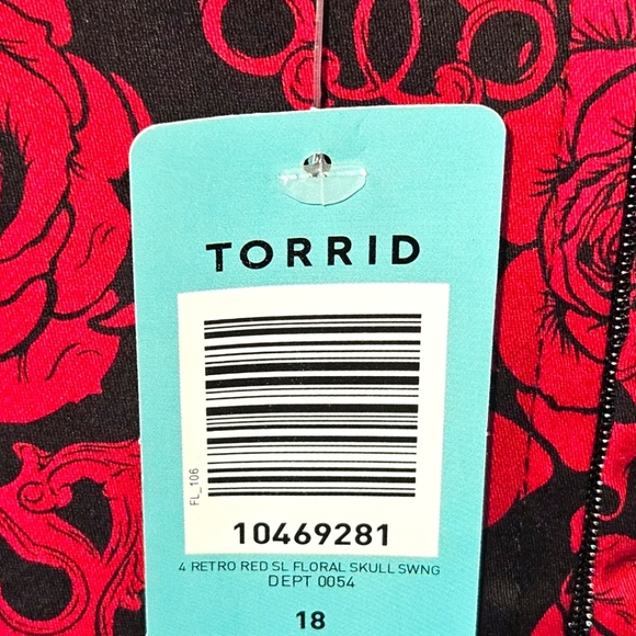 TORRID Plus Size Unique gothic Retro Chic Red Roses, Skulls, Gothic midi dress - Picture 15 of 16